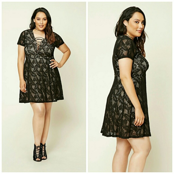 Plus Size Black / Nude Lace Up Dress Size 3X NEW - Picture 2 of 8